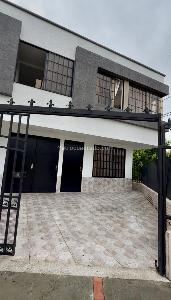 Casa de 5 alcobas en venta en Armenia, Armenia, 275 m² · foto 2 de 20