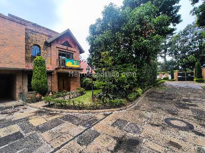 Casa de 5 alcobas en venta en Lagos Del Cacique, Bucaramanga, 292 m² · foto 3 de 20