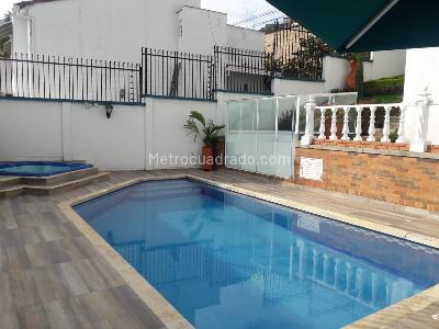 Casa de 5 alcobas en venta en Lagos Del Cacique, Bucaramanga, 500 m² · foto 2 de 19