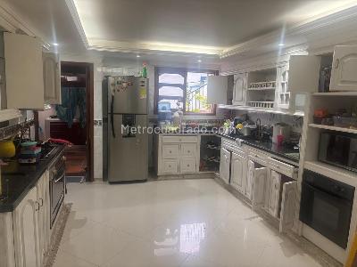 Casa de 5 alcobas en venta en Lagos Del Cacique, Bucaramanga, 500 m² · foto 9 de 19