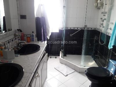Casa de 5 alcobas en venta en Lagos Del Cacique, Bucaramanga, 500 m² · foto 17 de 19