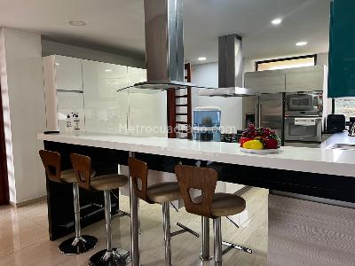 Casa de 4 alcobas en venta en Guaymaral, Bogotá, 478 m² · foto 9 de 12