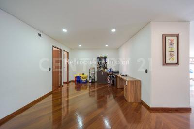 Apartamento de 5 alcobas en venta en Pasadena, Bogotá, 326 m² · foto 11 de 20