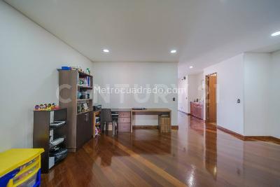 Apartamento de 5 alcobas en venta en Pasadena, Bogotá, 326 m² · foto 16 de 20
