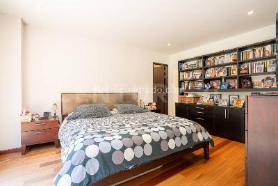 Apartamento de 3 alcobas en venta en Santa Barbara Alta, Bogotá, 215 m² · foto 12 de 18