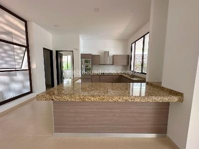Casa de 5 alcobas en venta en Hacienda La Primavera, Villavicencio · foto 3 de 20
