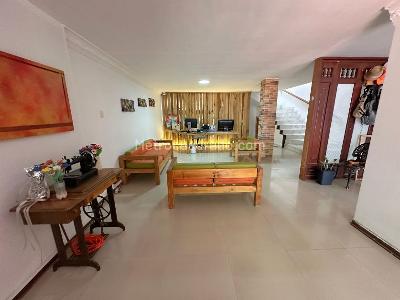 Casa de 5 alcobas en venta en Caudal, Villavicencio, 426 m² · foto 3 de 20