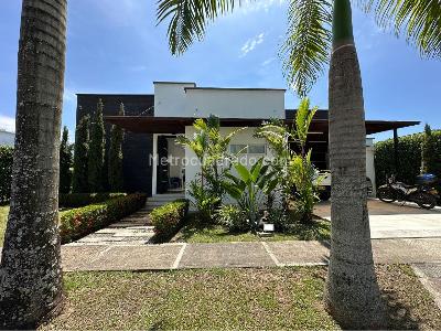 Casa de 4 alcobas en venta en Condominio Baru, Villavicencio, 1100 m² · foto 2 de 20