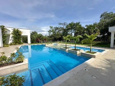 Casa de 4 alcobas en venta en Condominio Santa Teresita, Villavicencio, 1030 m² · foto 2 de 20
