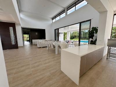 Casa de 4 alcobas en venta en Condominio Santa Teresita, Villavicencio, 1030 m² · foto 6 de 20