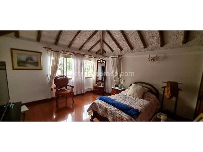 Casa de 4 alcobas en venta en Santa Ana Occidental, Bogotá, 254 m² · foto 4 de 18