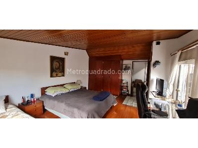 Casa de 4 alcobas en venta en Santa Ana Occidental, Bogotá, 254 m² · foto 9 de 18