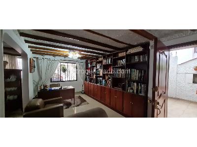 Casa de 4 alcobas en venta en Santa Ana Occidental, Bogotá, 254 m² · foto 10 de 18