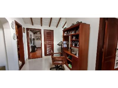 Casa de 4 alcobas en venta en Santa Ana Occidental, Bogotá, 254 m² · foto 11 de 18