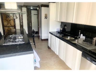 Apartamento de 4 alcobas en venta en Bella Suiza Alta, Bogotá, 310 m² · foto 7 de 20