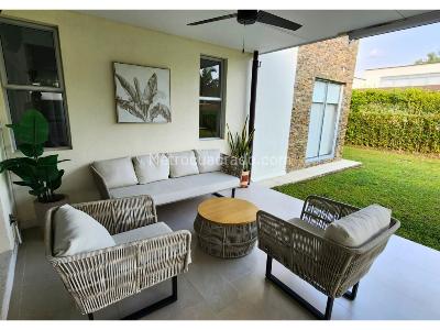 Casa de 3 alcobas en venta en Condominio Lagos De Iraka, Armenia, 254 m² · foto 2 de 16