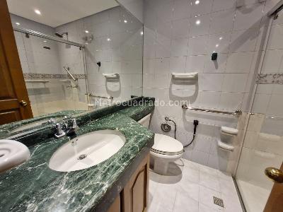 Apartamento en venta en Santa Barbara Central, Bogotá · foto 8 de 20