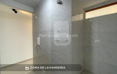 Apartaestudio en venta en Bella Suiza, Bogotá, 40 m² · foto 2 de 9
