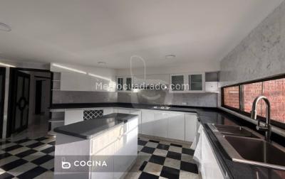 Apartamento de 5 alcobas en venta en Usaquen, Bogotá, 989 m² · foto 5 de 15
