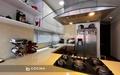 Apartamento de 1 alcoba en venta en Santa Barbara, Bogotá, 58 m² · foto 7 de 16