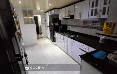 Casa de 4 alcobas en venta en La Alborada, Bogotá, 126 m² · foto 7 de 17
