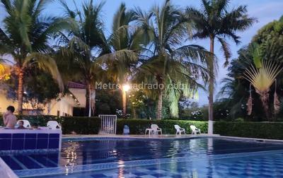 Casa de 5 alcobas en venta en Rural, Girardot, 930 m² · foto 2 de 14