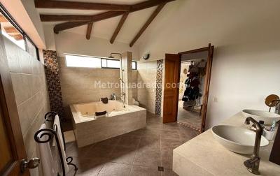 Casa de 5 alcobas en venta en Sur, Ibagué, 510 m² · foto 6 de 16