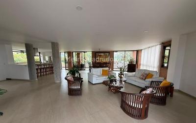 Casa de 5 alcobas en venta en Sur, Ibagué, 510 m² · foto 7 de 16