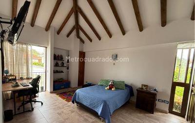 Casa de 5 alcobas en venta en Sur, Ibagué, 510 m² · foto 9 de 16