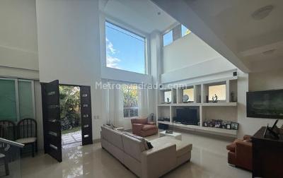 Casa de 4 alcobas en venta en Sur, Ibagué, 205 m² · foto 3 de 7