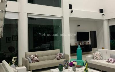 Casa de 5 alcobas en venta en Sur, Ibagué, 500 m² · foto 2 de 13
