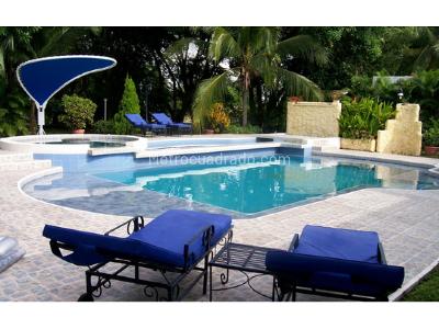 Casa de 5 alcobas en arriendo en Peñon, Girardot, 380 m² · foto 2 de 15
