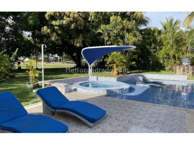 Casa de 5 alcobas en arriendo en Peñon, Girardot, 800 m² · foto 2 de 14