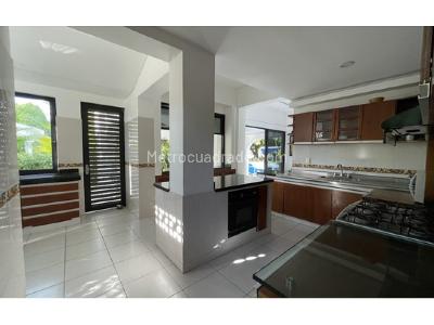 Casa de 5 alcobas en arriendo en Peñon, Girardot, 800 m² · foto 9 de 14