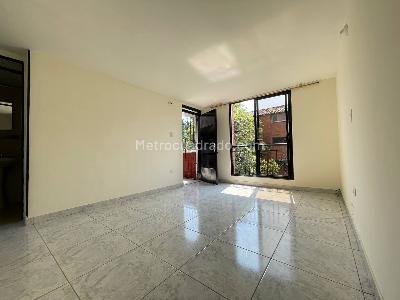 Casa de 3 alcobas en venta en Alcazares, Cali, 44 m² · foto 2 de 19