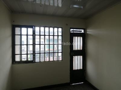Casa de 5 alcobas en venta en Delicias, Cali, 220 m² · foto 7 de 19