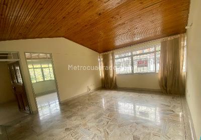 Casa de 4 alcobas en venta en Departamental, Cali, 500 m² · foto 2 de 9