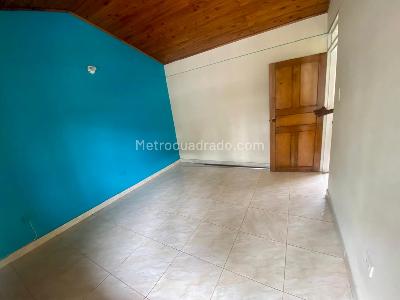 Casa de 4 alcobas en venta en Departamental, Cali, 500 m² · foto 5 de 9