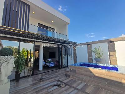 Casa de 4 alcobas en venta en Paseo De Los Almendros, Cali, 337 m² · foto 2 de 20