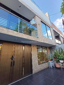 Casa de 4 alcobas en venta en Paseo De Los Almendros, Cali, 337 m² · foto 3 de 20