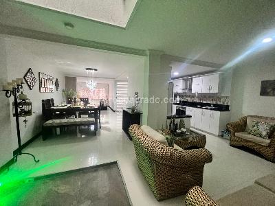 Casa de 5 alcobas en venta en Caney, Cali, 270 m² · foto 2 de 18