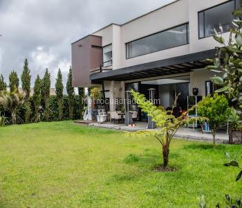 Casa de 4 alcobas en venta en Las Palmas, Envigado, 437 m² · foto 2 de 20