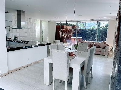 Casa de 3 alcobas en venta en San Lucas, Medellín, 350 m² · foto 7 de 13