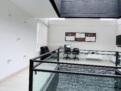 Casa de 3 alcobas en venta en San Lucas, Medellín, 350 m² · foto 11 de 13