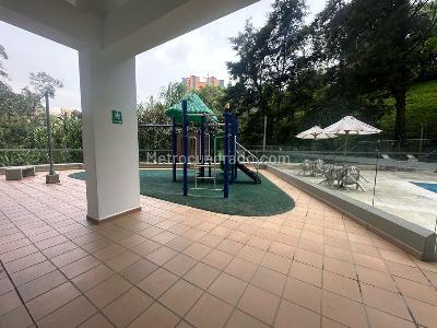 Apartamento en venta en La Abadia, Envigado · foto 2 de 18