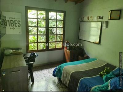 Casa de 4 alcobas en venta en Envigado Rural, Envigado, 194 m² · foto 2 de 9