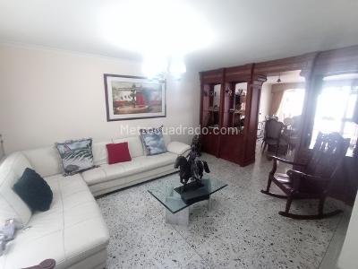 Apartamento de 5 alcobas en venta en Estadio, Medellín, 300 m² · foto 12 de 20