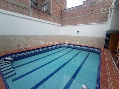 Apartamento de 5 alcobas en venta en Estadio, Medellín, 300 m² · foto 2 de 20