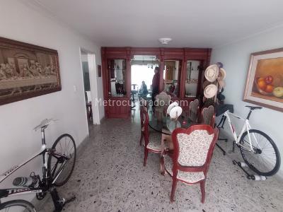 Apartamento de 5 alcobas en venta en Estadio, Medellín, 300 m² · foto 4 de 20