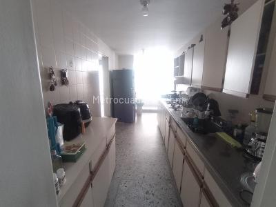 Apartamento de 5 alcobas en venta en Estadio, Medellín, 300 m² · foto 8 de 20